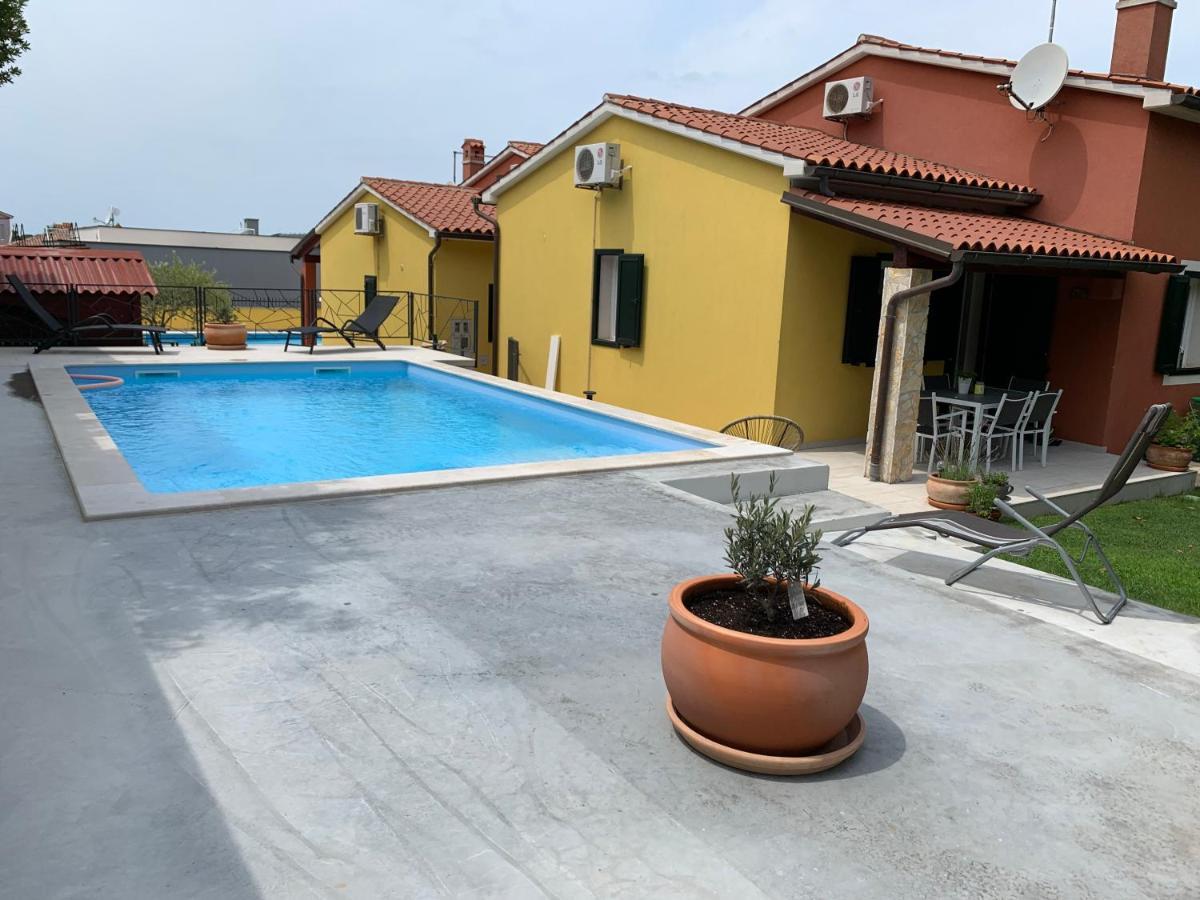 Kamenjak Volme, Cousy House With Pool Банджоле Экстерьер фото